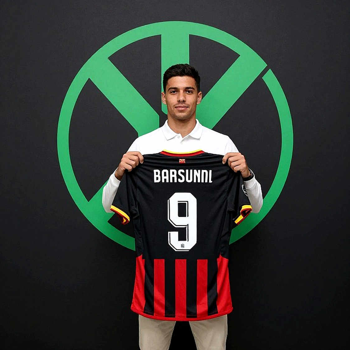 When Vietnamese Football Learns to Sell Players Before Their Contracts Expire