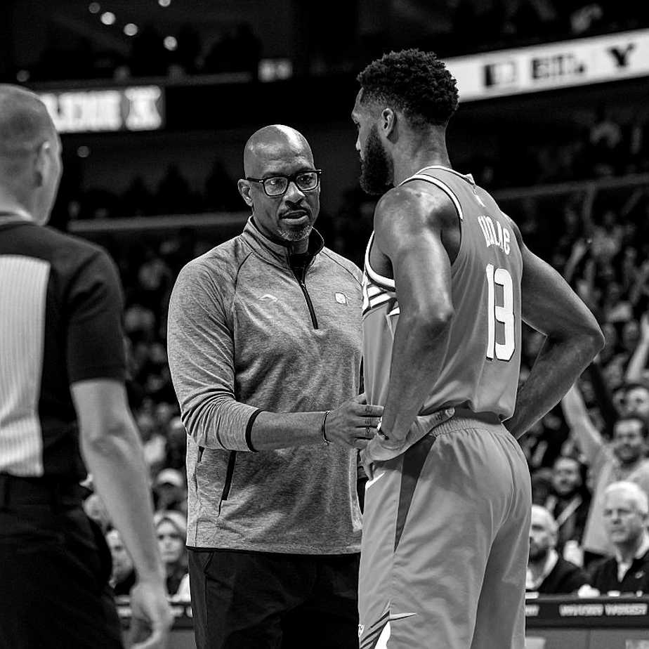 Ben Simmons rách gân Achilles: Sacramento mất một suất luân chuyển, không mất một ngôi sao
