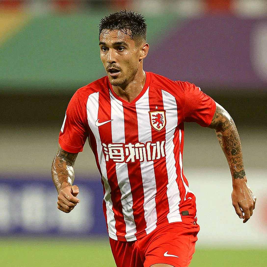 Vietnamese Football's Crack Lies in Contract Length, Not in the Defence