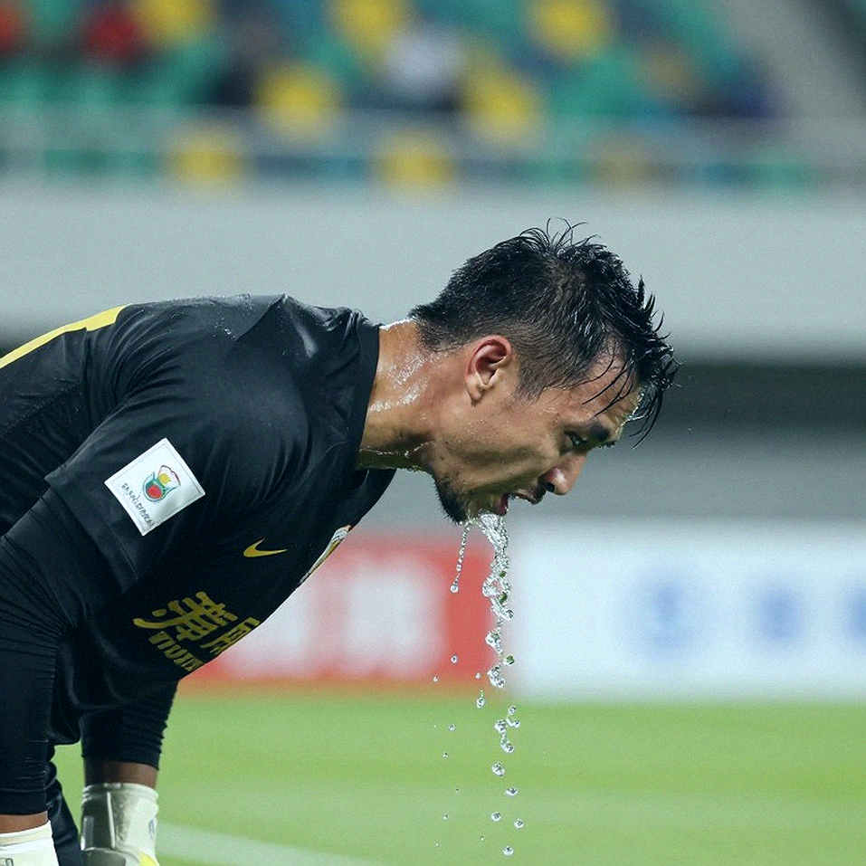 U23 Thái Lan 0-0 U23 Nhật Bản giữa hiệp một: Cánh cửa mở từ người gác sân, không phải từ phòng họp U23 Thái Lan 0-0 U23 Nhật Bản giữa hiệp một: Cánh cửa mở từ người gác sân, không phải từ phòng họp