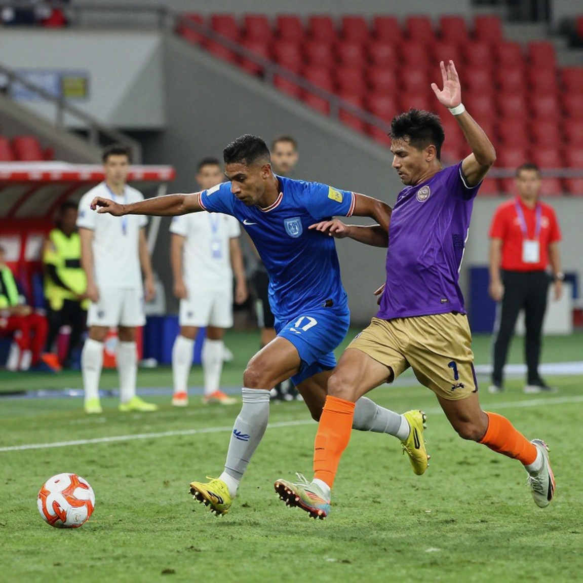 Xoay băng đội trưởng và căn nhà có luật: Bồ Đào Nha đang quản lý Ronaldo thế nào